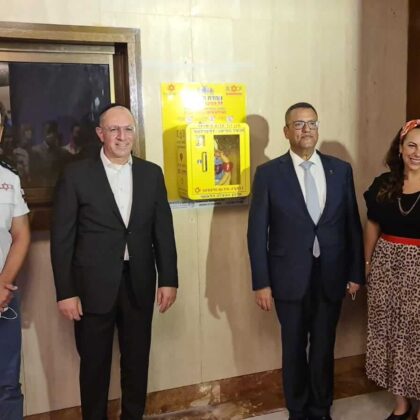 Jerusalem synagogues receive defibrillators in time for High Holidays.