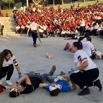 3,000 ninth graders become MDA first-aid providers.