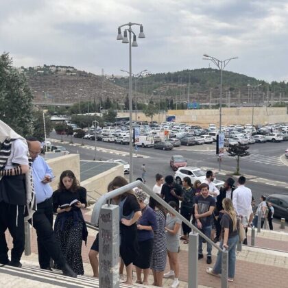 At Magen David Adom blood drive, a show of force by Israelis.
