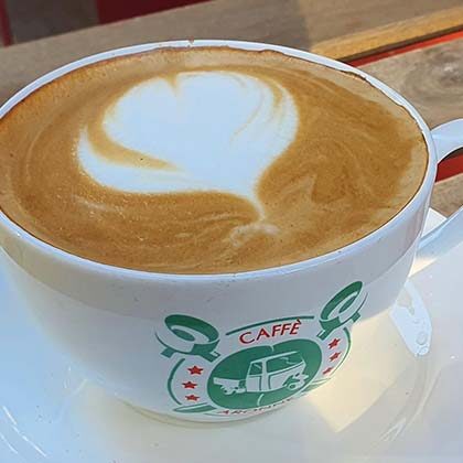 Manhattan café attracts new clients with MDA fundraiser.