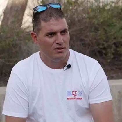 Akiva managed a field hospital in a synagogue under fire.