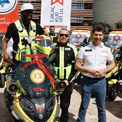 Floyd Mayweather dedicates ‘Floyd Fleet’ of medicycles to MDA.