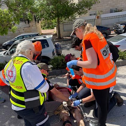 Magen Project trains and equips local emergency medical teams in vulnerable Israeli communities.