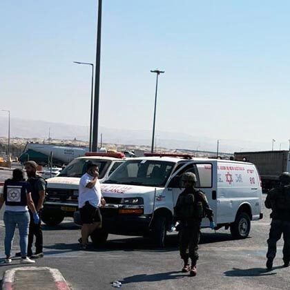 Large MDA forces respond to terror shooting at Allenby Crossing.