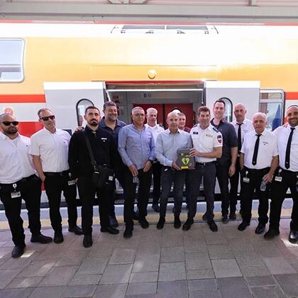 MDA and Israel Railways install defibrillators on 150 trains.