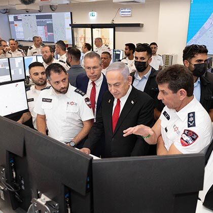 Prime Minister Benjamin Netanyahu visits MDA headquarters.