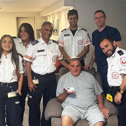 Quick-thinking EMT saves neighbor’s life across the street.
