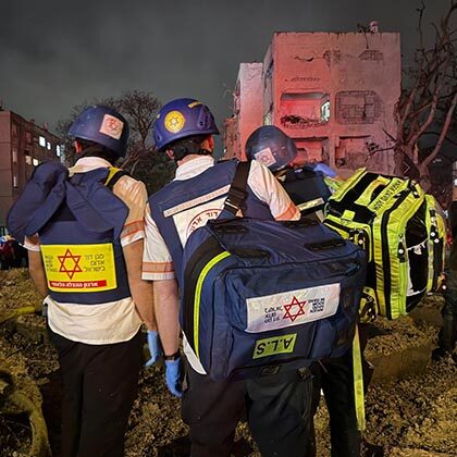 MDA teams treat 115 following two missile strikes in southern Israel.